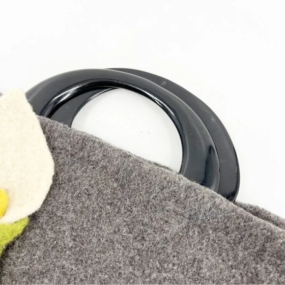 ✅ UNBRANDED BOILED WOOL TULIP PURSE WITH LUCITE PLASTIC HANDLES - Picture 4 of 7